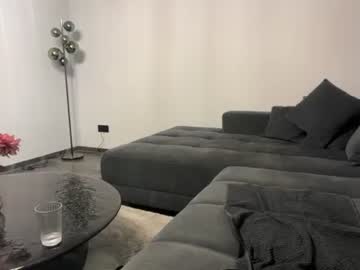 Foto porno Discutii intime cu aviebby pe KUR.ro