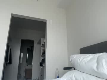 Foto porno Discutii intime cu aviebby pe KUR.ro