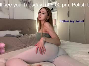 Foto porno avroramy se dezbraca la web pe Chaturbate pe KUR.ro