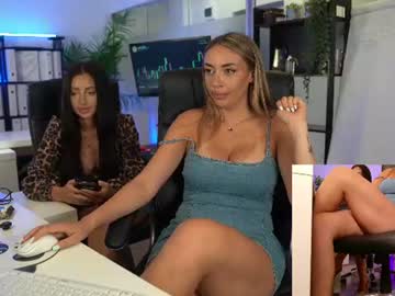 Foto porno Ce sexy este babesgowild pe KUR.ro