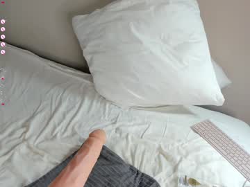 Foto porno baby_jul1 se dezbraca la web pe Chaturbate pe KUR.ro