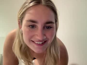 Foto porno Nebunii pe chat marca babybambiixx pe KUR.ro