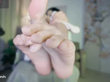 Foto porno baeasian se dezbraca la web pe Chaturbate pe KUR.ro