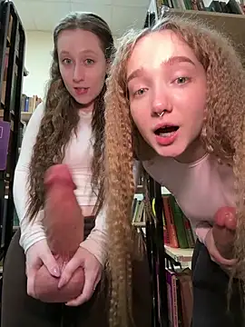 Foto porno bambi_lu ne arata tot la camera pe KUR.ro