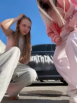 Foto porno bambi_lu ne arata tot la camera pe KUR.ro