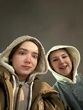 Foto porno bambi_lu ne arata tot la camera pe KUR.ro