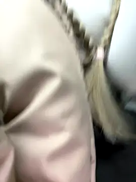 Foto porno bambi_lu ne arata tot la camera pe KUR.ro