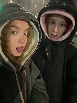 Foto porno bambi_lu ne arata tot la camera pe KUR.ro