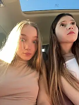 Foto porno bambi_lu ne arata tot la camera pe KUR.ro