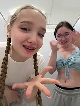 Foto porno bambi_lu ne arata tot la camera pe KUR.ro