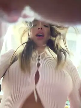 Foto porno barbiehumpxxx se dezbraca la web pe StripChat pe KUR.ro