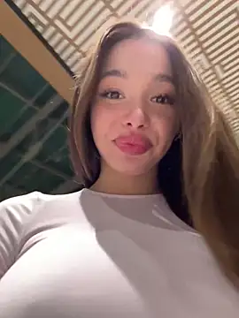Foto porno Nebunii pe chat marca barbiehumpxxx pe KUR.ro