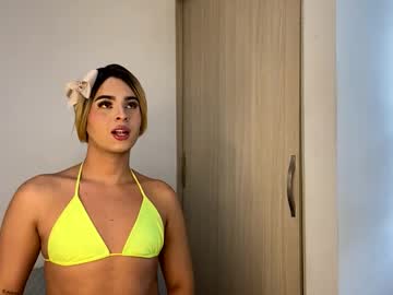 bella_perri se dezbraca la web pe Chaturbate