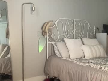 Foto porno bellaxxboo ne arata tot la camera pe KUR.ro