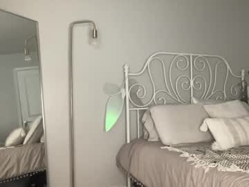 Foto porno bellaxxboo ne arata tot la camera pe KUR.ro