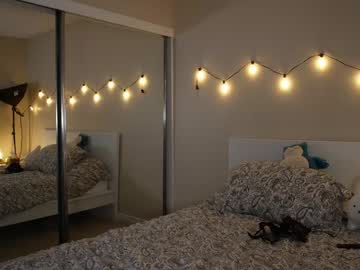 Foto porno bestblondiiecb ne arata tot la camera pe KUR.ro