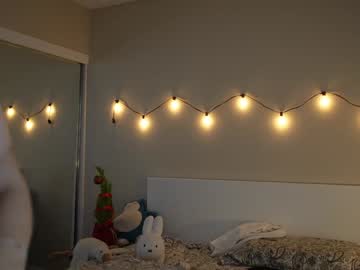 Foto porno bestblondiiecb ne arata tot la camera pe KUR.ro