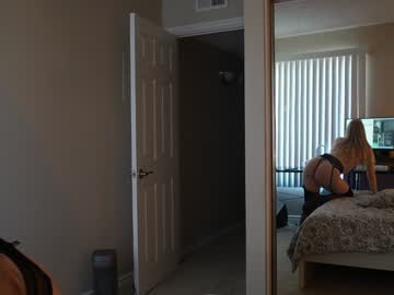 Foto porno bestblondiiecb ne arata tot la camera pe KUR.ro