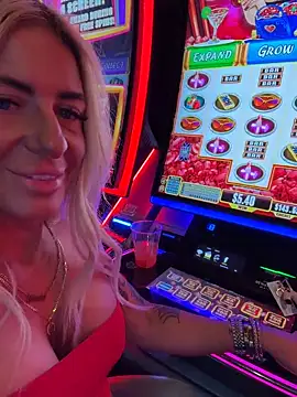 Foto porno Ganduri murdare cu blondiluvsanal pe KUR.ro