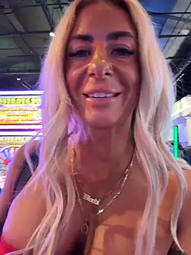 Foto porno Ganduri murdare cu blondiluvsanal pe KUR.ro