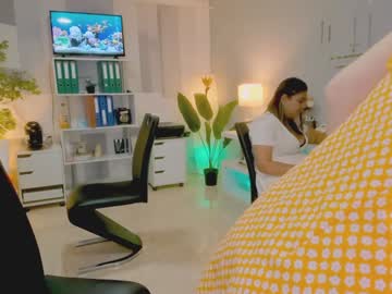 Foto porno bluediamondsdreams descoperita pe video chat pe KUR.ro