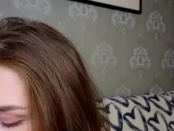 Foto porno bluuemarine ne arata tot la camera pe KUR.ro