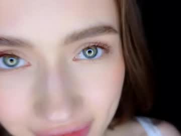 Foto porno bluuemarine ne arata tot la camera pe KUR.ro