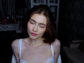 Foto porno bluuemarine ne arata tot la camera pe KUR.ro
