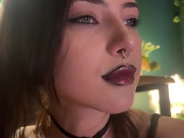 Foto porno bmwm5f90 se dezbraca la web pe Chaturbate pe KUR.ro