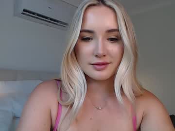 Foto porno bridgetjean descoperita pe video chat pe KUR.ro