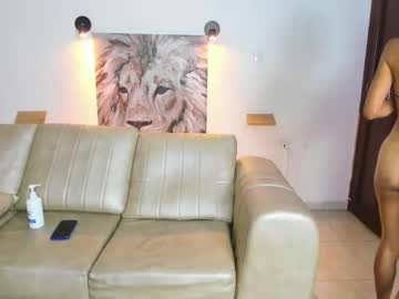 Foto porno brutal_nympho99 descoperita pe video chat pe KUR.ro