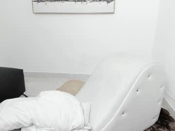 Foto porno brutal_nympho99 descoperita pe video chat pe KUR.ro