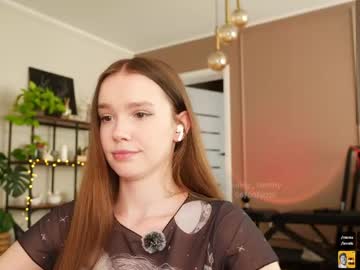 Foto porno bunny_marthy se dezbraca la web pe Chaturbate pe KUR.ro