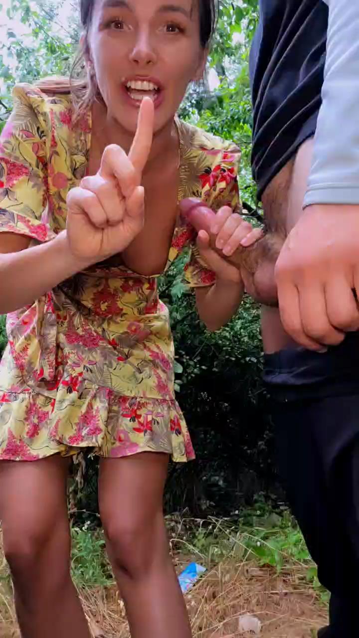 Foto porno bunny_vic se dezbraca la web pe Cam4 pe KUR.ro