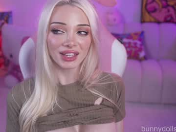 Foto porno Discutii intime cu bunnydollstella pe KUR.ro