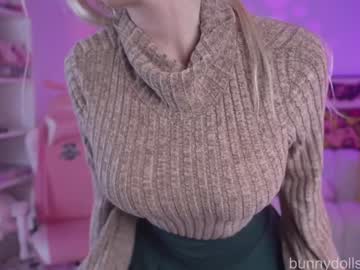 Foto porno Discutii intime cu bunnydollstella pe KUR.ro