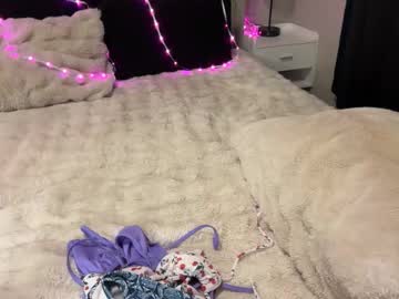 Foto porno camilaaa15 se dezbraca la web pe Chaturbate pe KUR.ro