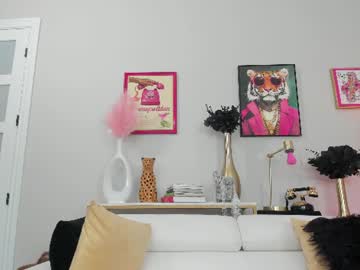 Foto porno caseykissesxoxo descoperita pe video chat pe KUR.ro