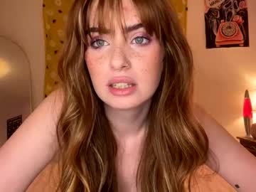 Foto porno cheekykatx descoperita pe video chat pe KUR.ro