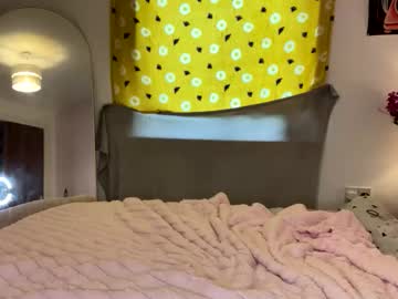 Foto porno cheekykatx descoperita pe video chat pe KUR.ro