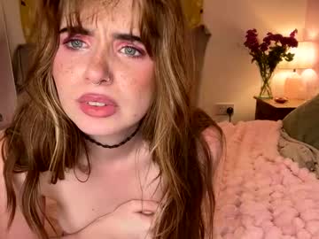 Foto porno cheekykatx descoperita pe video chat pe KUR.ro