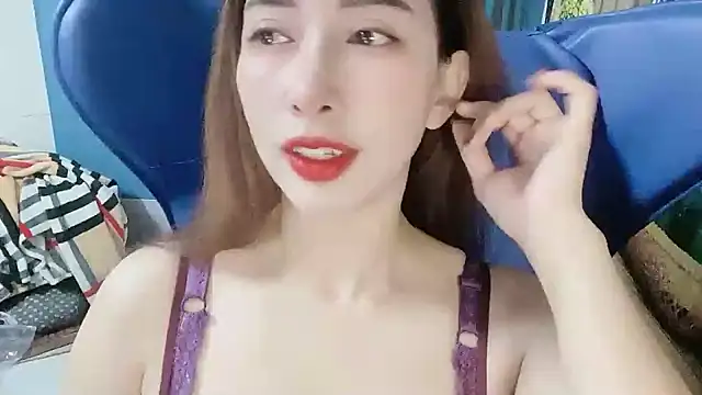 Foto porno Nebunii pe chat marca kissmabont pe KUR.ro