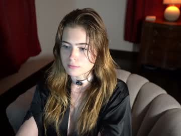 Foto porno Ganduri murdare cu chloewildd pe KUR.ro