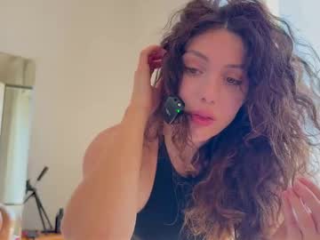 Foto porno cleopatra_sinns ne arata tot la camera pe KUR.ro