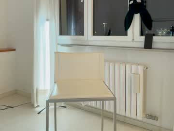 Foto porno cleopatra_sinns ne arata tot la camera pe KUR.ro