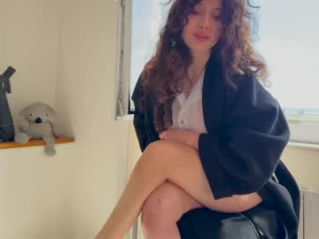 Foto porno cleopatra_sinns ne arata tot la camera pe KUR.ro