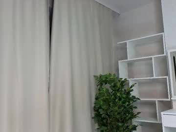 Foto porno cloverfarewell descoperita pe video chat pe KUR.ro