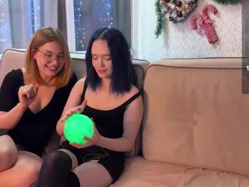 Foto porno couple_of_fire_ descoperita pe video chat pe KUR.ro