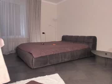 Foto porno creambaby1 se dezbraca la web pe Chaturbate pe KUR.ro