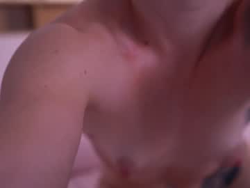 Foto porno cute__foxy ne arata tot la camera pe KUR.ro